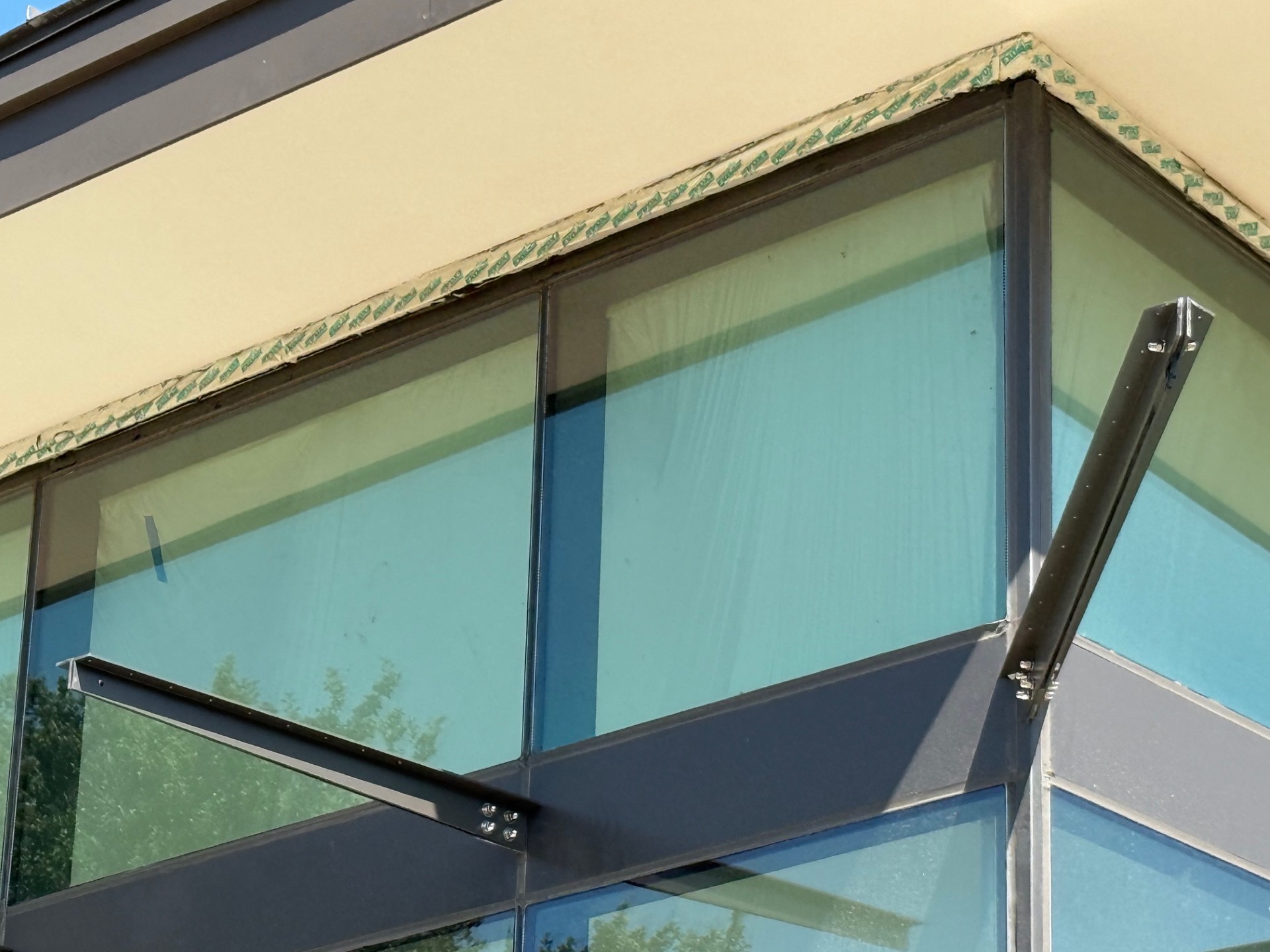 Structural glazing detail