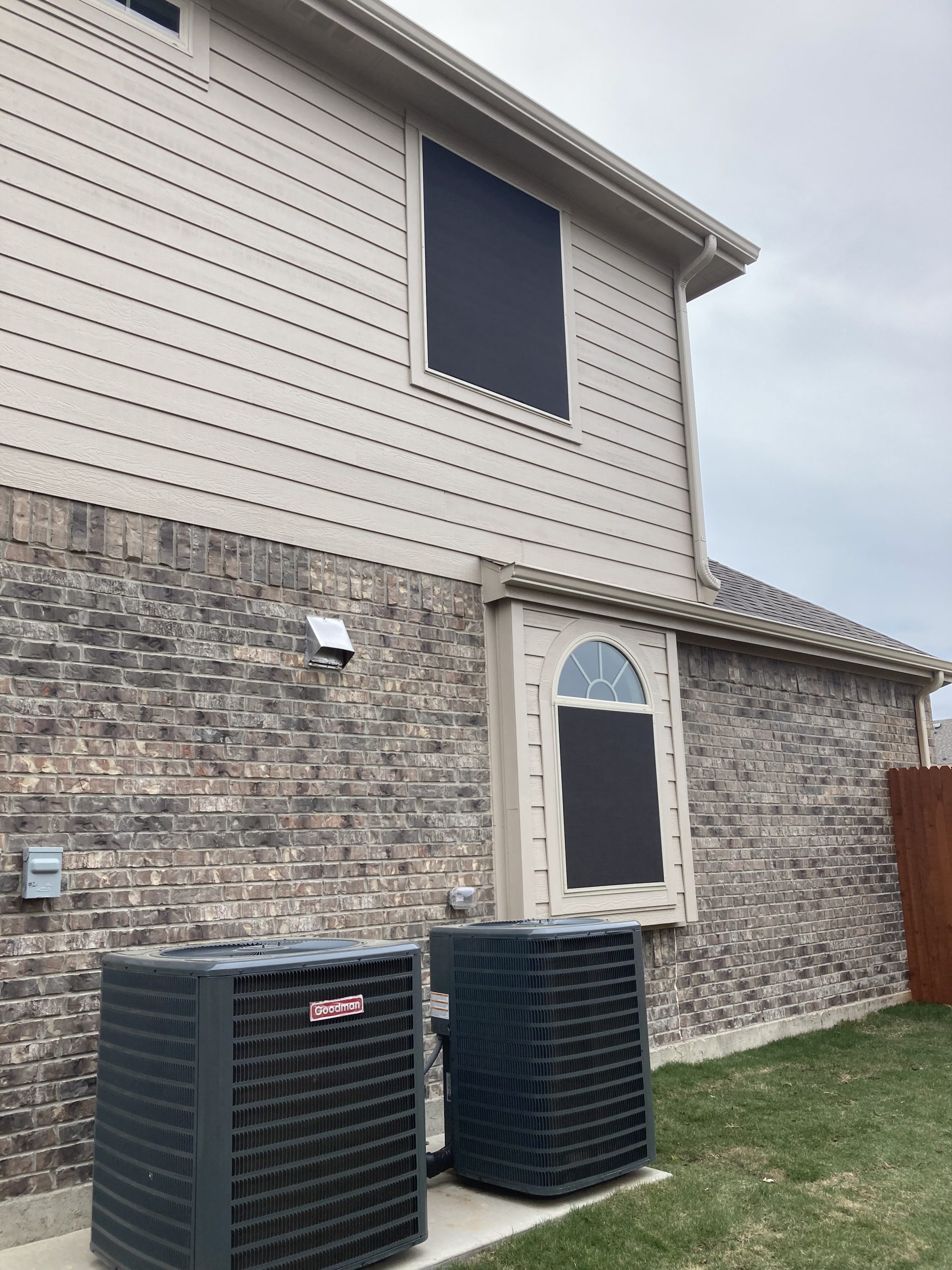 Window solar screen installation